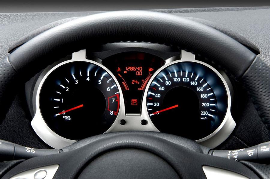  Nissan Juke 2010 года  (фото 22 из 174)